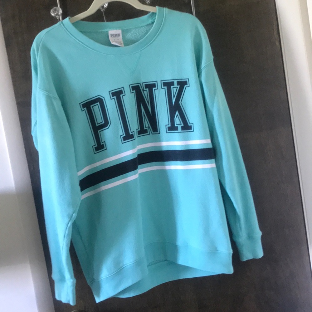 Super cute crew neck sweater